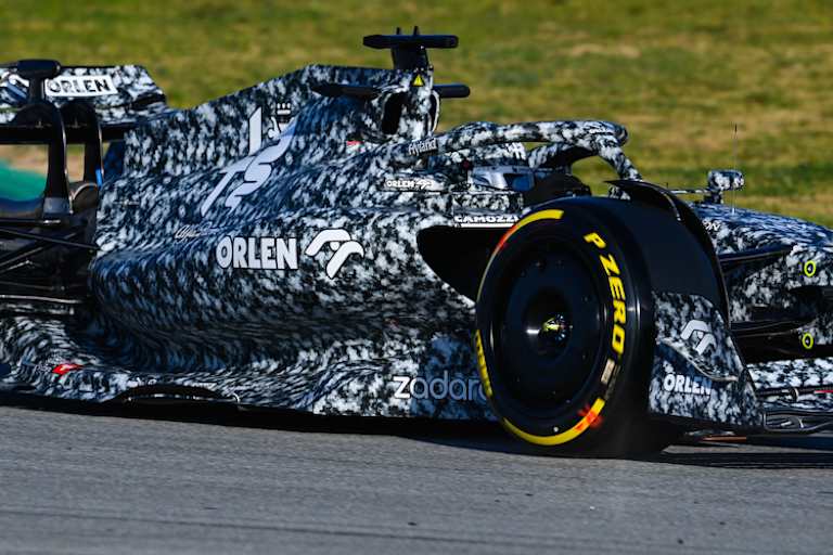 Auch Alfa zeigt einen stark taillierten Seitenkasten