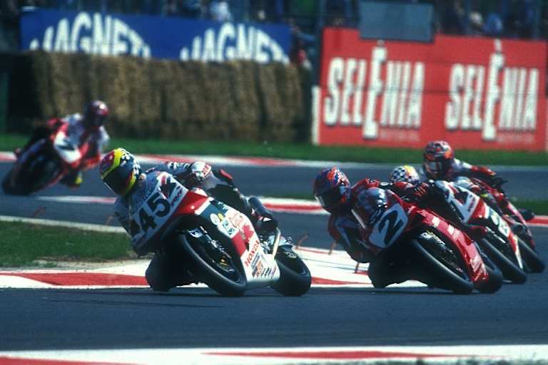 Um den Sieg im zweiten Lauf kämpften Edwards, Fogarty und Chili