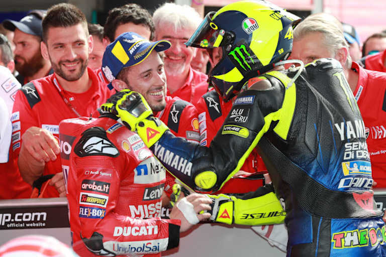 2019 gemeinsam im Parc Fermé: Dovi und Rossi