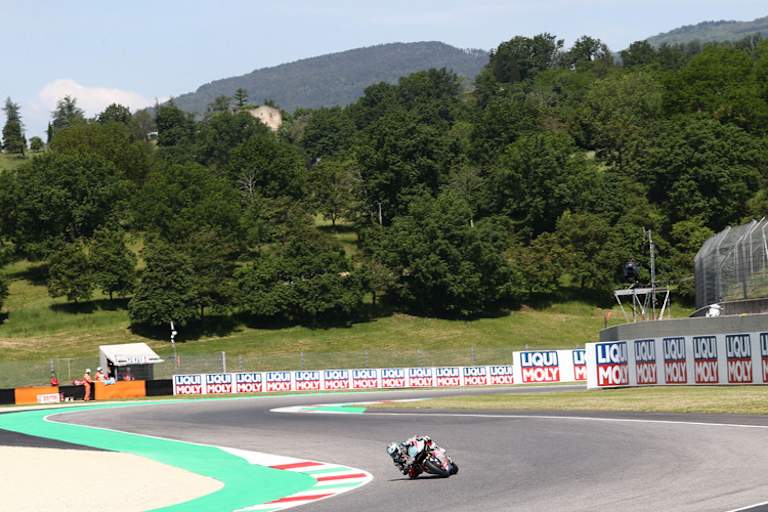 Marcel Schrötter ist zwar den Rundenrekord los, aber in Q2 zog er dennoch direkt ein