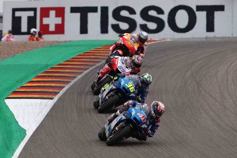 Alex Rins im Zweikampf mit Joan Mir