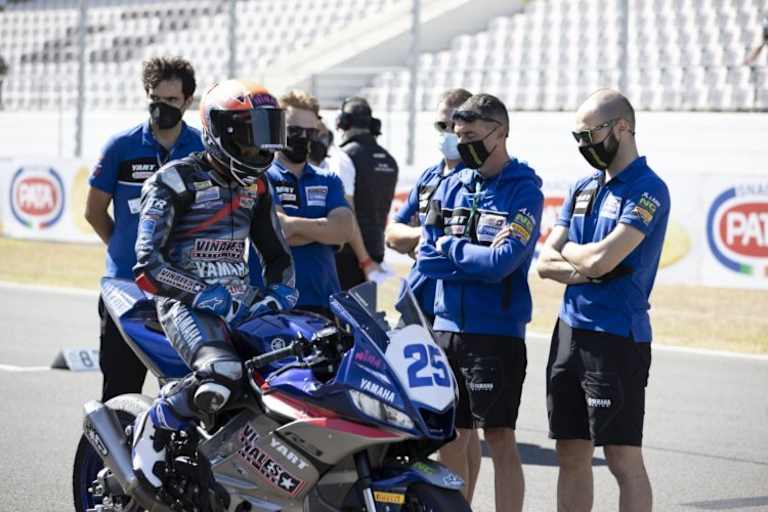 Isaac Vinales fuhr in Portimao eine Ehrenrunde mit dem Motorrad seines Cousin