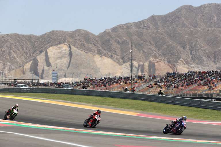 Spannender Dreikampf um den Sieg, Scott Redding (Ducati) setzte sich später ab