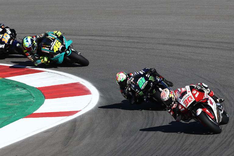 Taka Nakagami im Kampf mit Franco Morbidelli, Valentino Rossi und Andrea Dovizioso