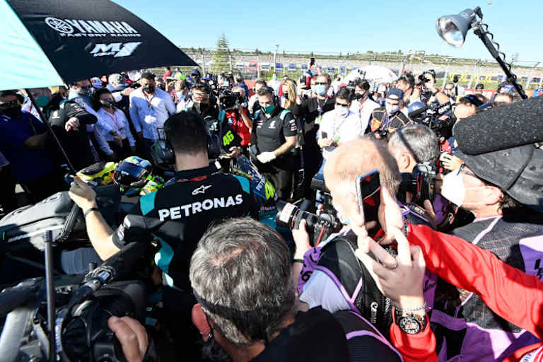 Riesenauflauf vor Valentino Rossis letztem MotoGP-Start