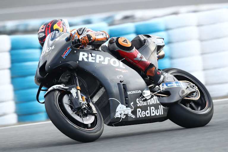Honda-Testfahrer Stefan Bradl auf dem Prototyp der verbesserten RC213V für 2022