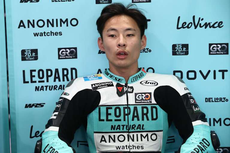 Tatsuki Suzuki stürzte in Runde 3