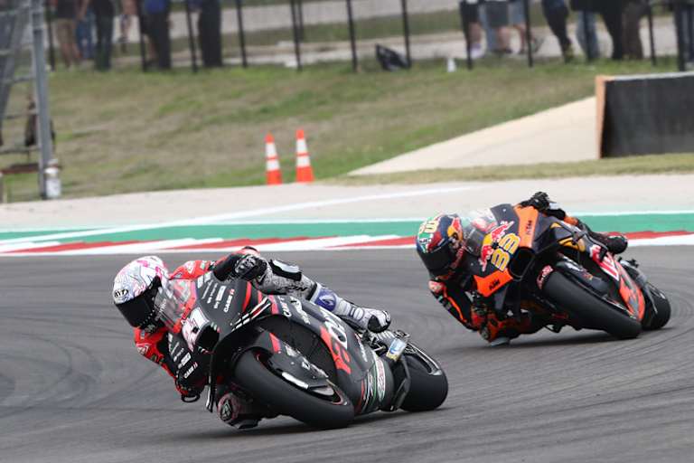 Hier im Rennen vor Brad Binder (KTM)