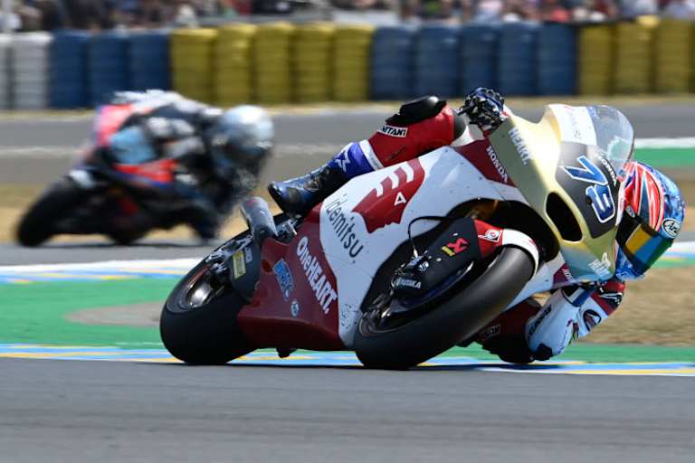 Ai Ogura ließ Marcel Schrötter hinter sich