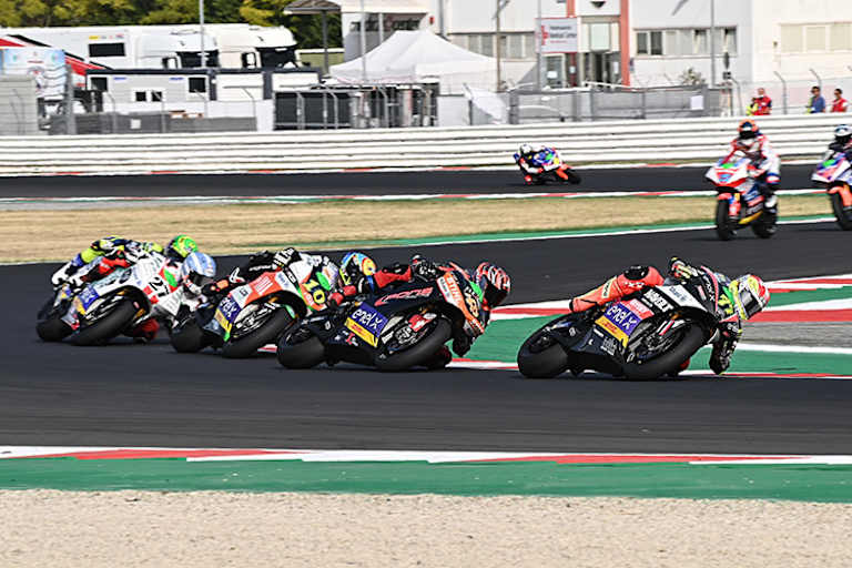 Misano: Domi Aegerter an der Spitze des Feldes