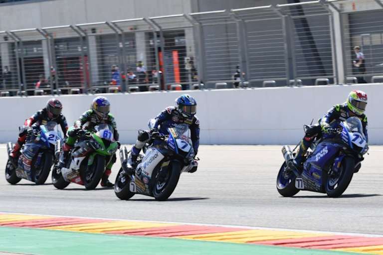 Im zweiten Lauf: Marcel Brenner mit der Startnummer 25 ist Vierter in der ersten Kurve