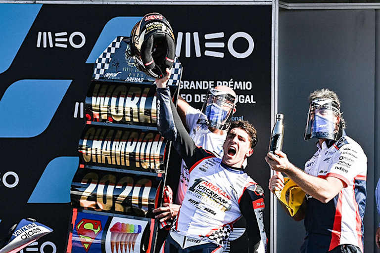 Weltmeister Albert Arenas feiert