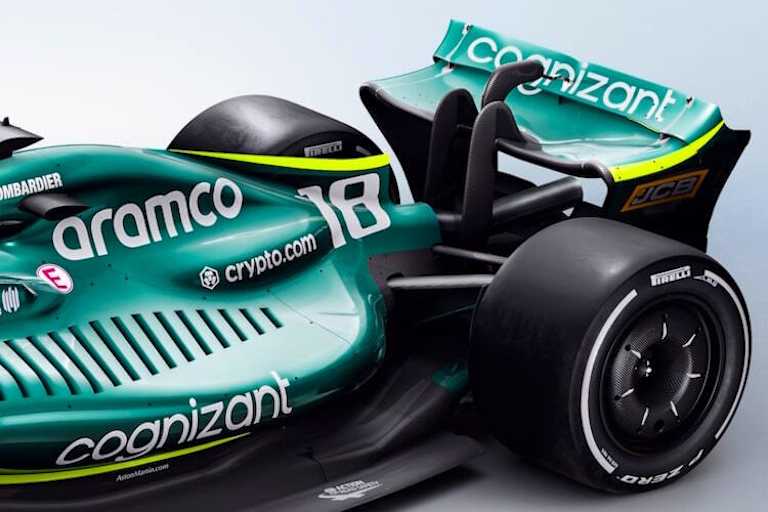 Heckflügel mit DRS (drag reduction system)