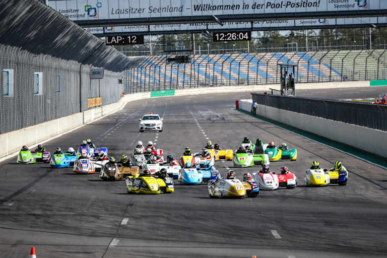 In der ersten Ecke waren Tim Reeves/Kevin Rousseau noch vorne