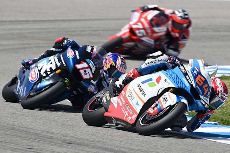 Das Rennen in Jerez: Bo Bendsneyder auf der SAG-Kalex vor Roberts (16) und Arenas (76)