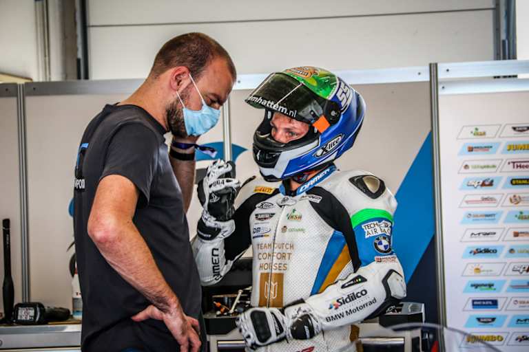 Der Niederländer (re.) mit der Magenverstimmung