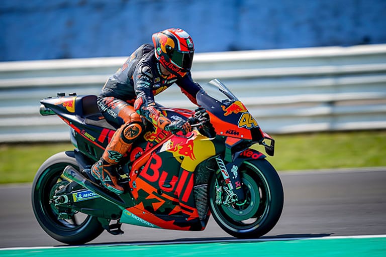 Brad Binder mit dem neuen Chassis in Misano auf der KTM RC16