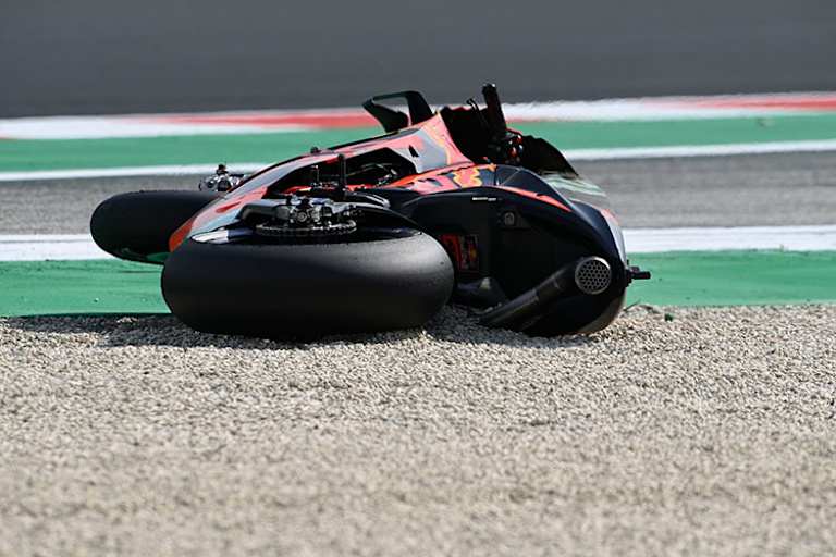 Die KTM RC16 von Brad Binder wurde beleidigt zurückgelassen