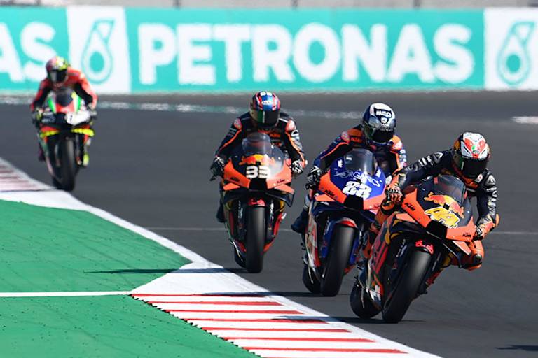 KTM-Fahrer unter sich: Pol Espargaró (44) vor Oliveira (88) und Binder (33)