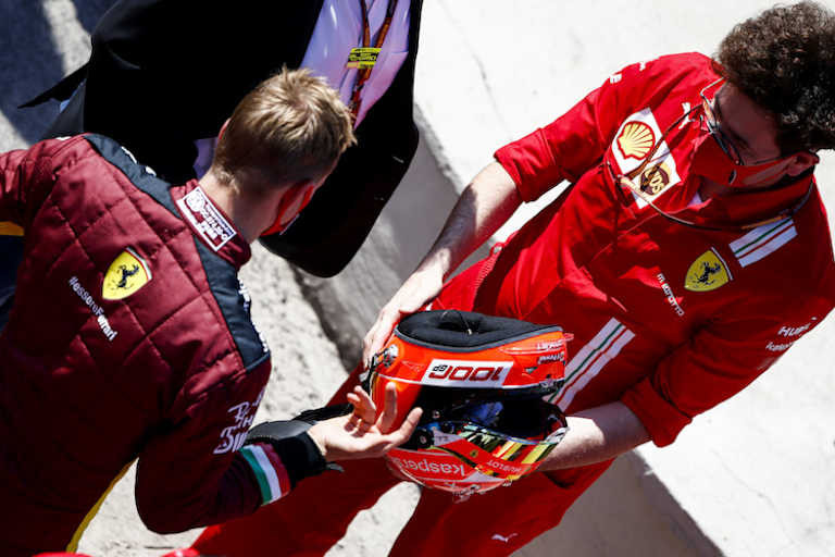 Mick Schumacher und Mattia Binotto