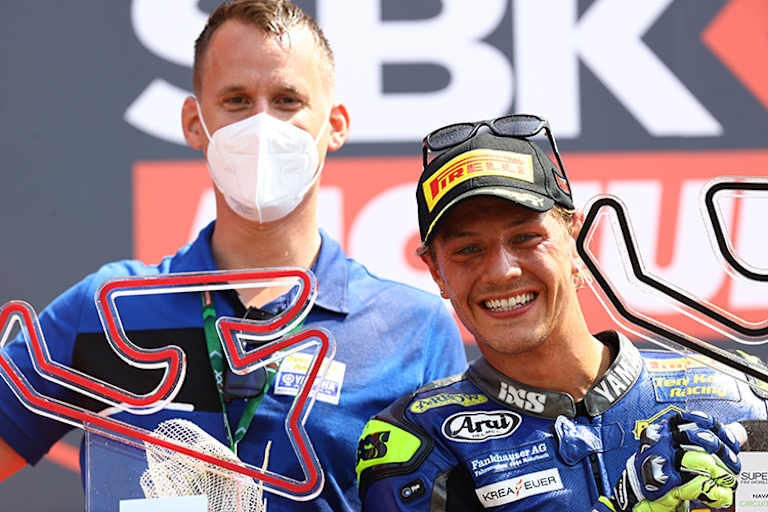 Teammanager Kervin Bos (re.) mit Speedweek-Redakteur Ivo Schützbach