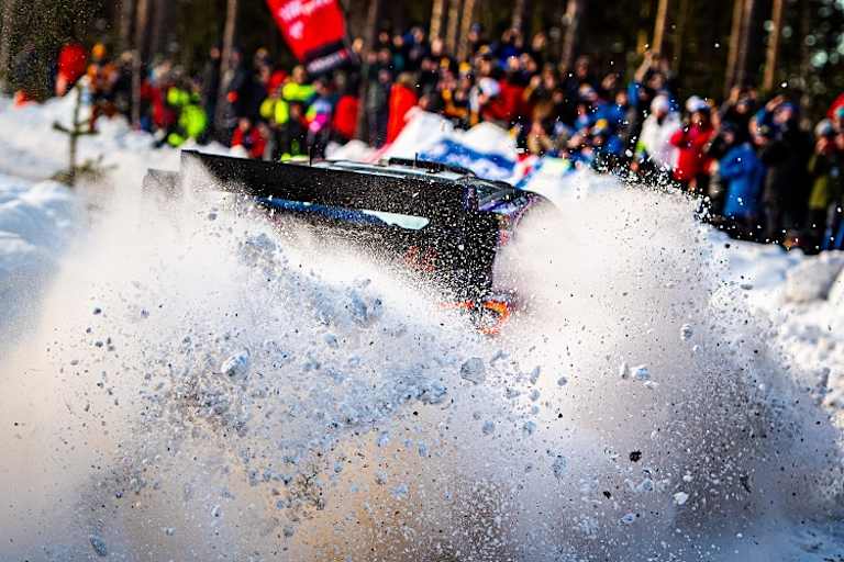 Craig Breen versenkt den Puma im Schnee