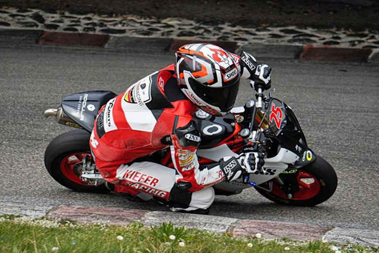 Brenner auf der Kartbahn