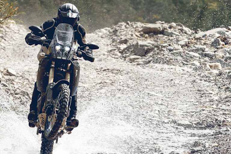 Mit Dainese und Yamaha nach Sardinien