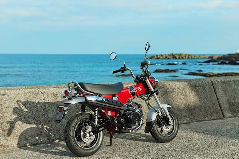 Die Erscheinung der Honda ST125 Dax erinnert, so Honda, an einen Dackel 