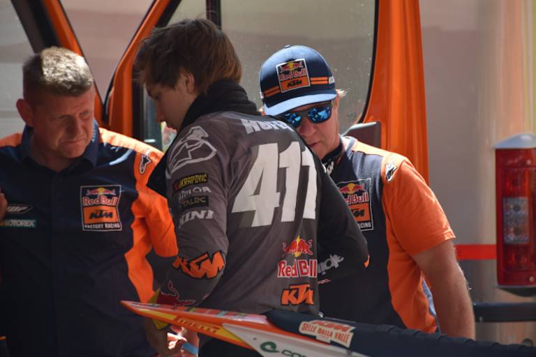 Bei der Italienmeisterschaft musste Hofer auf die Starnummer 411 ausweichen