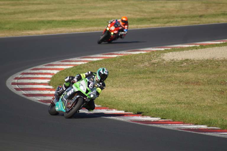 Jan Bühl brachte die Kawasaki zurück zu seiner Crew