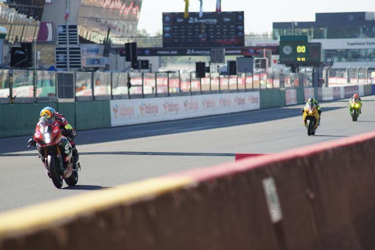 Weltmeister Yoshimura SERT Motul startet am Samstag von Platz 2