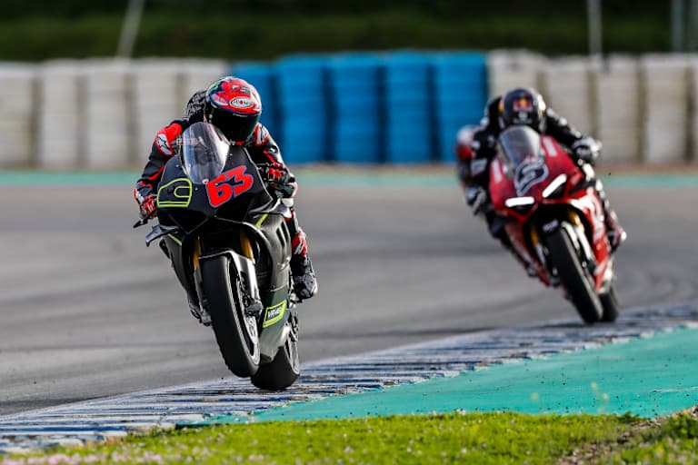Pecco Bagnaia und Johann Zarco beim Training in Jerez