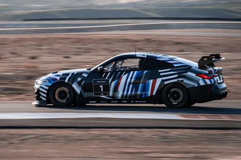 Der neue BMW M4 GT4 von der Seite