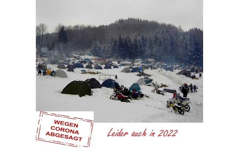 Warum die im Winter Motorrad fahren und zelten? Weil sie es können!