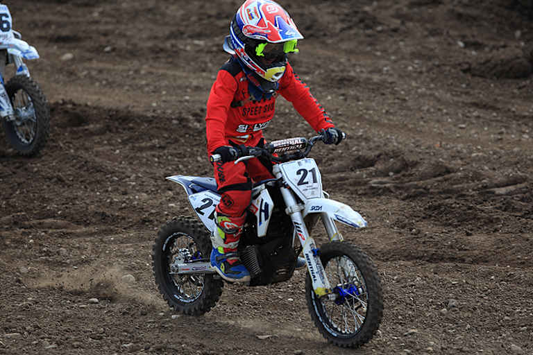 Der Spanier Jode Eleu gewann auf dem Husqvarna E-Bike das MXE-Rennen im Talkessel