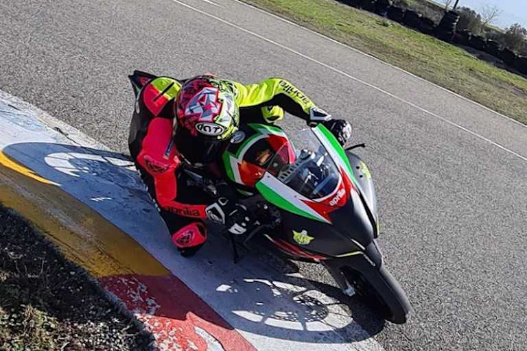 Der ältere Espargaró-Bruder spulte auf der Kart-Rennbahn von Menarguens auf einer Aprilia RSV seine Runden ab