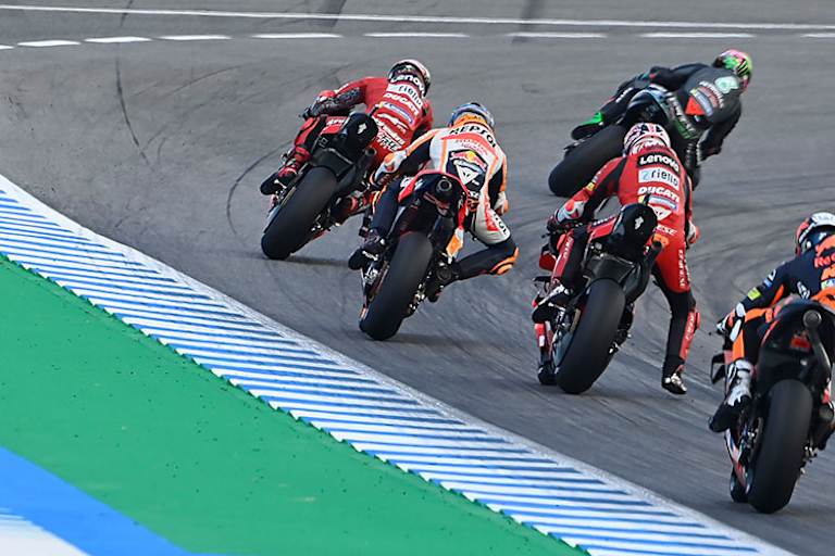 Heftige Fights: Morbidelli vor Bagnaia, Pol Espargaró, Miller und Oliveira