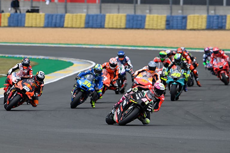 Fights wie in der Moto3-Klasse: Aleix Espargaró (41) vor Oliveira (88), Mir (36) und Rossi (46) 