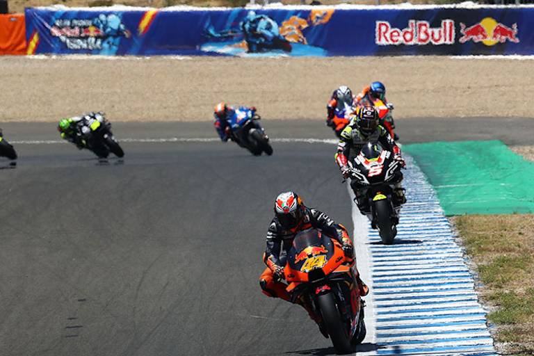 Im Rennen: Pol Espargaró (44) hält sich Zarco vom Leib