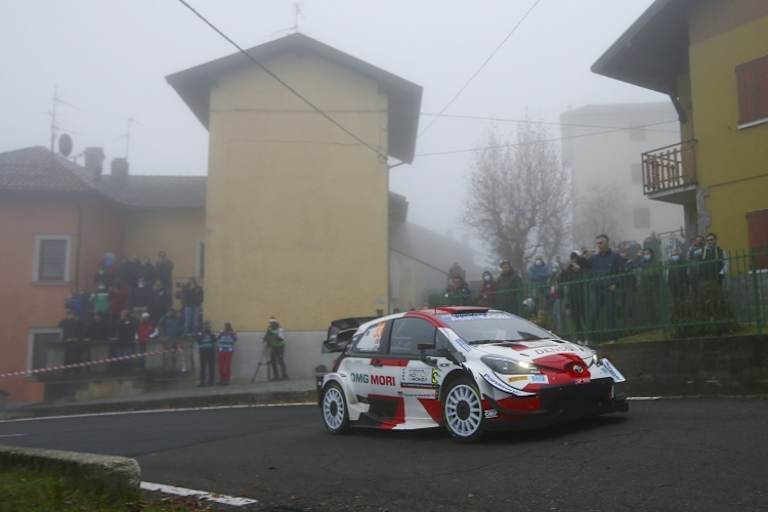 Elfyn Evans kämpft weiter