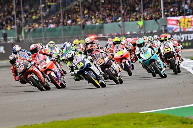 Silverstone-GP: Romano Fenati (55) dominierte die Trainings und gewann das Rennen auf Husqvarna