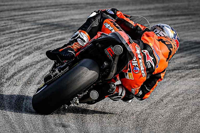 Raúl Fernández kommt mit der KTM RC16 glänzend zurecht