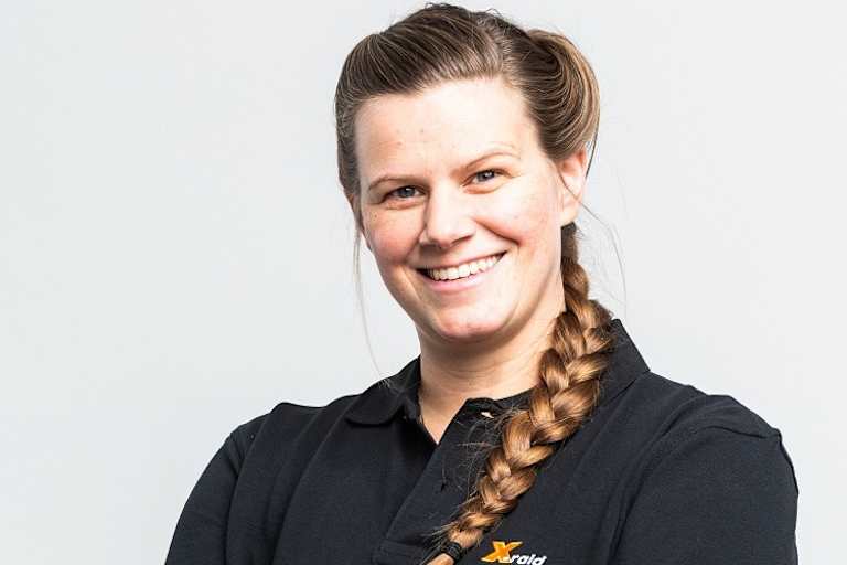 Annett Fischer navigiert Camelia Liparoti