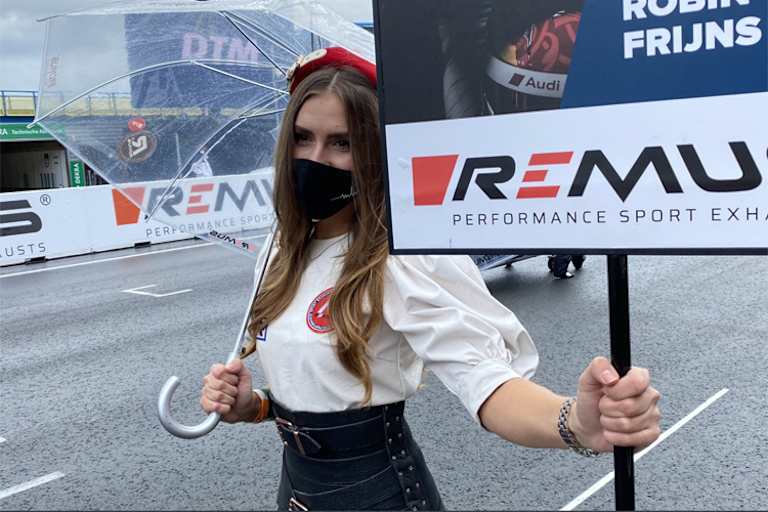 Frijns-Freundin Maike als Grid Girl