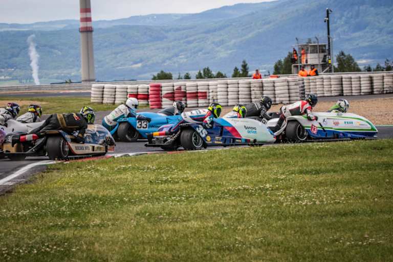 Im Rennen ging manchmal mehr als eng zu