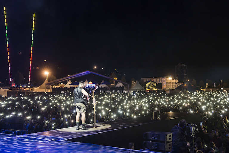 Der Lokalheld präsentiert eine neue Version der steirischen Landeshymne