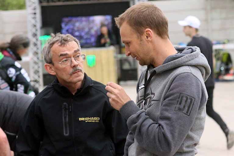 Marcel Gerhard (li.) mit dem vierfachen Langbahn-Weltmeister Joonas Kylmäkorpi