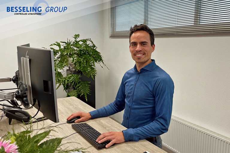 Rob Hartog am Schreibtisch