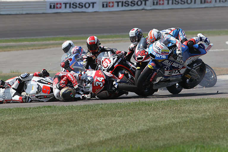 Im Moto2-Training in Indy 2010: Roger Lee Hayden und Kenny Noyes stürzen